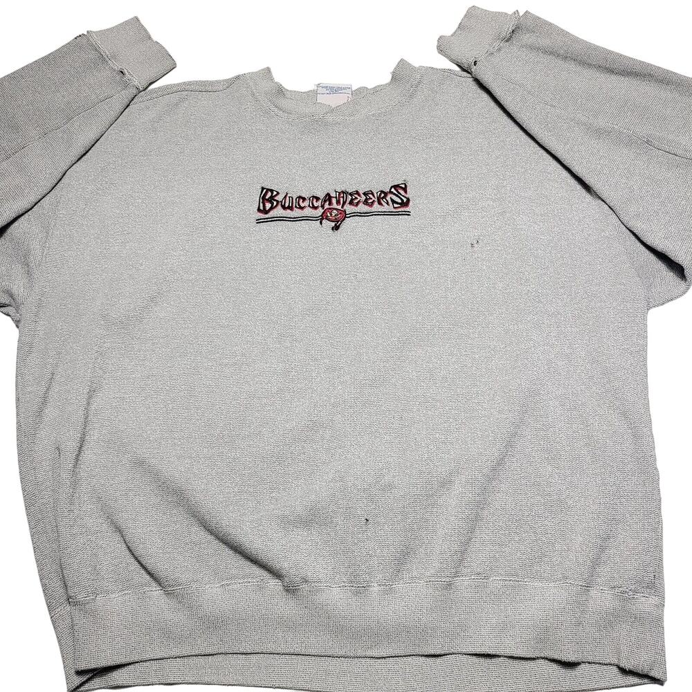 Vintage Tampa Bay Buccaneers NFL Sweatshirt Men's 2XL Gray Majestic Thrashed